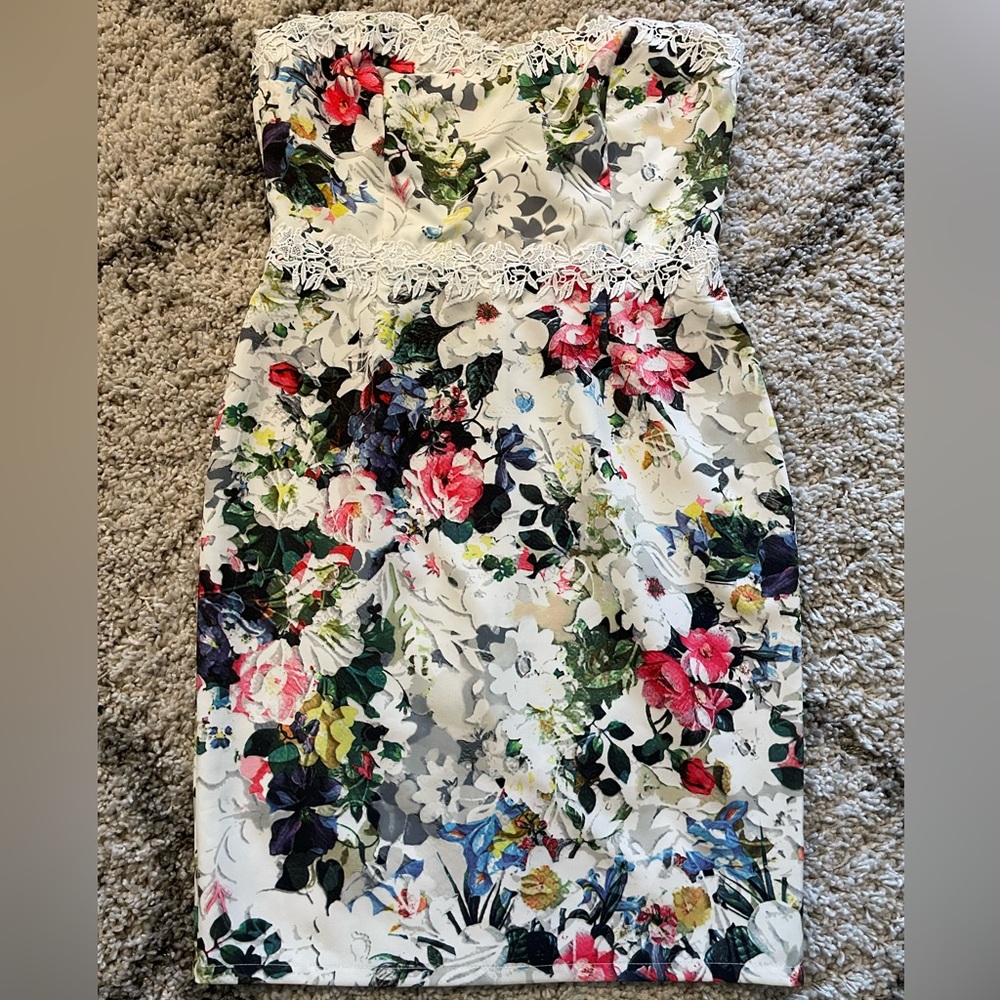 Paper Dolls Bandeau Strapless Floral Dress Size 12 NWT